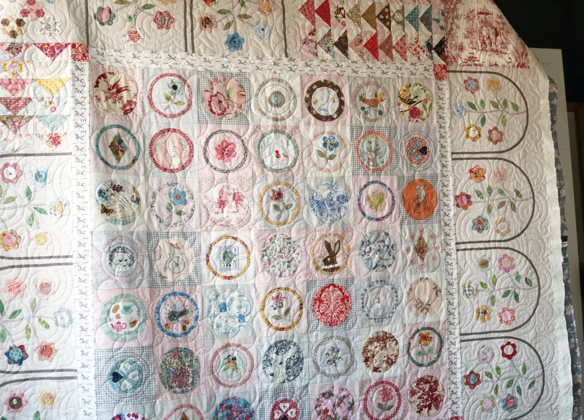 小物 HOLIDAY FLOWER QUILTING LONG MUFFLER 小物 HOLIDAY FLOWER QUILTING LONG MUFFLER HOLIDAY FLOWER